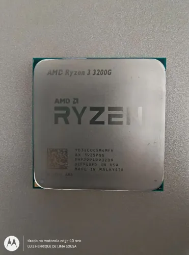 Processador gamer AMD Ryzen 3 3200G (com cooler)
