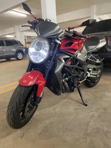 MV Agusta Brutale 1090RR 2012 - Vermelha