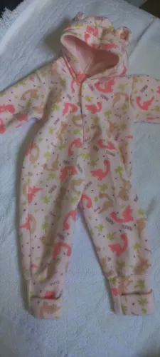 Macacão M com touca e vira pé 