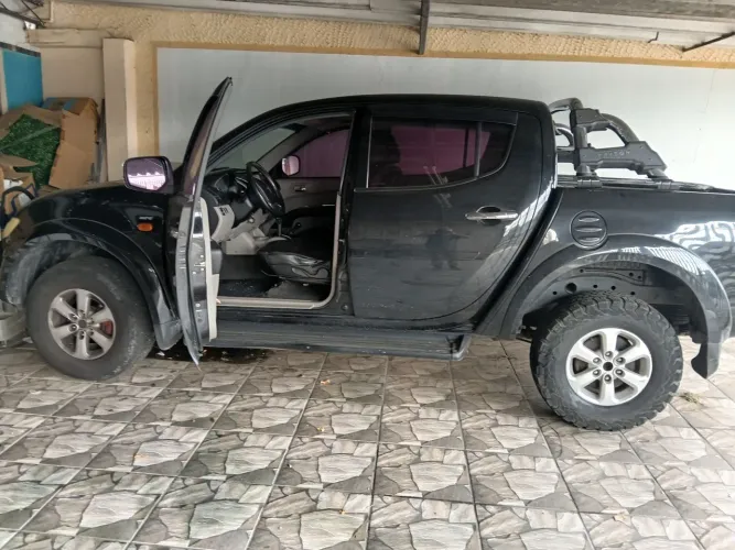 Mitsubishi L200 Triton HPE 3.2 CD TB Int.diesel AUT 2011