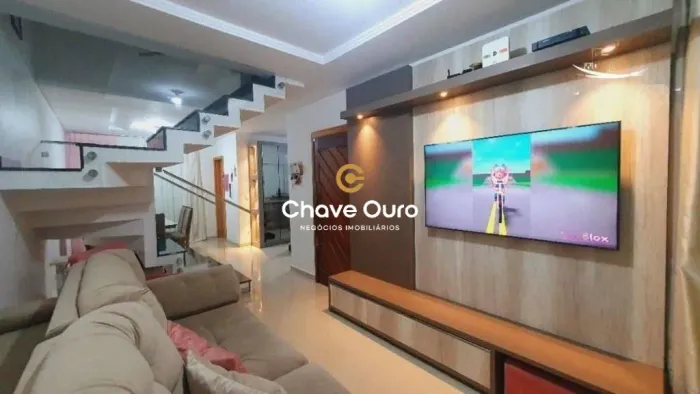 Sobrado Moderno, 3 Quartos (sendo 1 Suíte), Semi-mobiliado, 115 m2 , valor R$ 650.000,00,