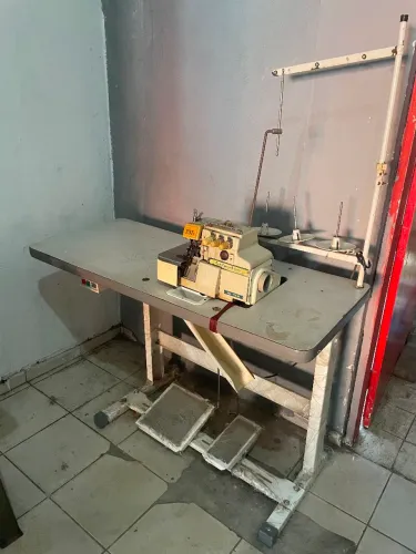 Máquina Overloque