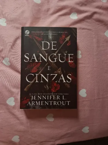De sangue e cinzas livro