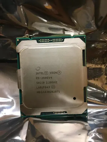 XEON 2667V4 X99 ?