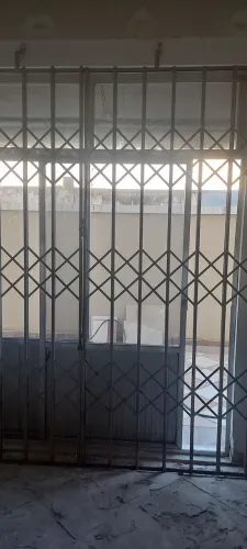 Vendo grande de proteção peça de demolição em perfeito estado de conservação