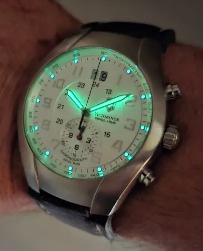 Relógio vitorinox swiss armany chronograph