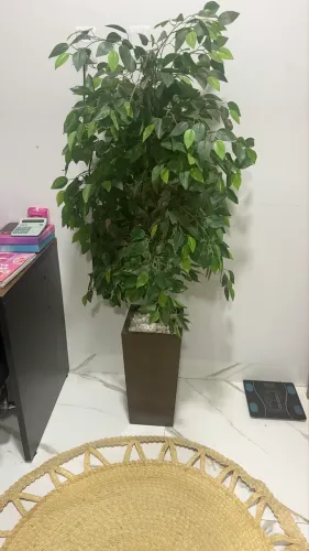 Vaso com planta artificial