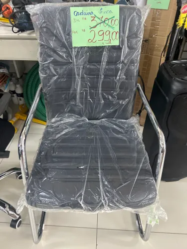 Cadeira fixa espera só 299