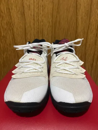 Nike Kyrie 5