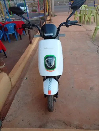 Vende scooter elétrica