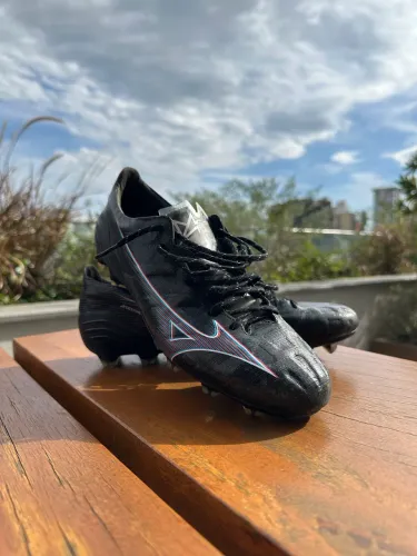 Chuteira Profissional Mizuno Japan