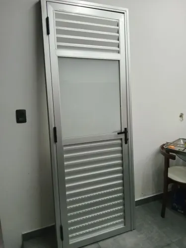 Porta de aluminio 
