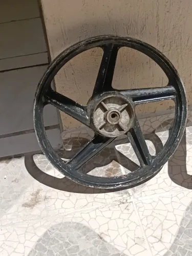Vendo roda de alumínio perto aro 18