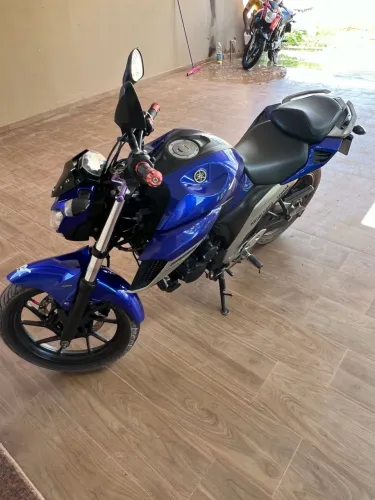 Yamaha FZ25