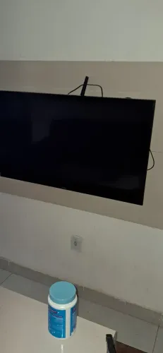 Vendo uma tv Samsung 43 01 ano de uso 