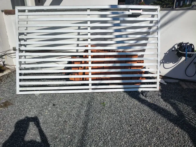 Portão de aluminio em um otimo estado