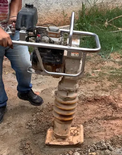 Compactador de solo 