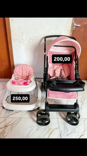 Vendo esse andaja é um carrinho de nenê semi novo