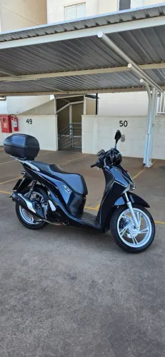 Honda Sh 150i . Conservada e Baixo km.