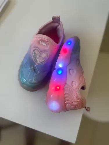 Tênis bibi com pisca pisca