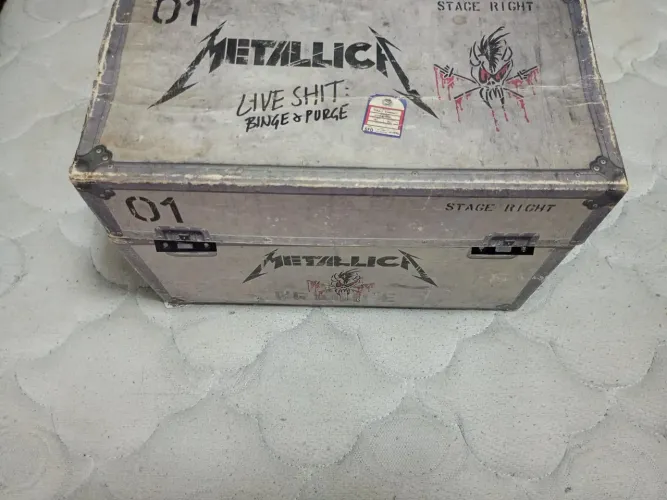 METALLICA - LIVE SHIT: BINGE & PURGE (BOX ORIGINAL 1993 - FLIGHT CASE)ITEM DE COLECIONADOR