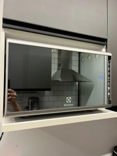 Micro-ondas Electrolux 31L cor Inox Espelhado