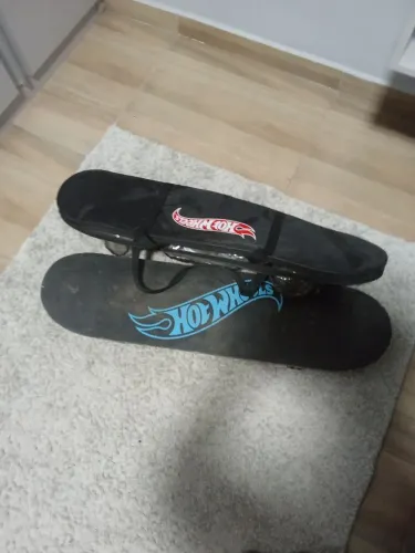 Skate de hot Wheels usado