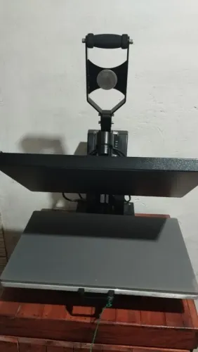 Prensa Térmica 40x60 com Trava Magnética (Semi-Nova)