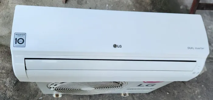 Ar condicionado LG Dual Inverter 12.000Btus, com Wi-Fi integrado.