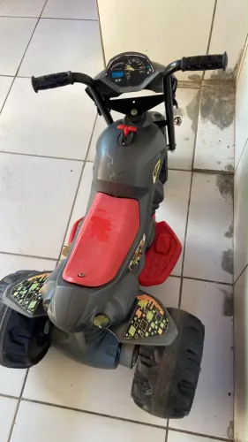 Moto elétrica para criança