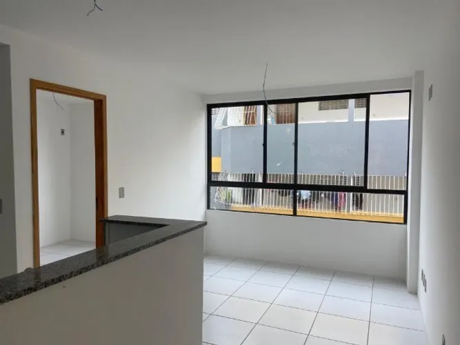 Prédio novo,1 quarto,40m,1 vaga coberta, escada, pilotis, pode financiar, valor 160 mil