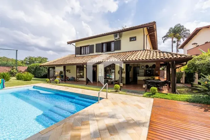 CASA PARA VENDA OU LOCAÇÃO NA REGIÃO DO GALLERIA SHOPPING, EM CAMPINAS/SP.