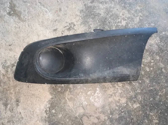 Moldura farol milha fox esquerdo 