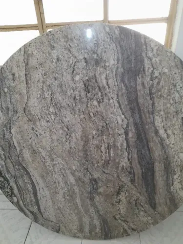 Mesa de Granito em Ótimo Estado