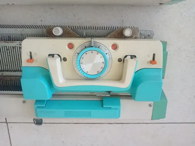 Máquina de Tricô Singer modelo 313 toda original