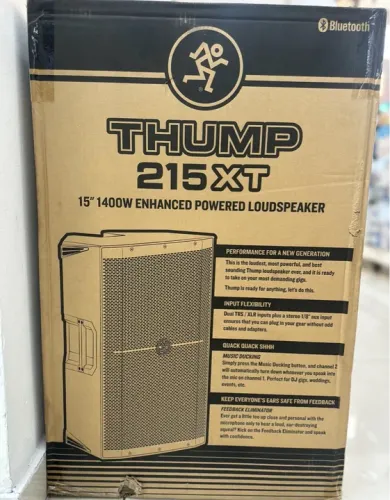Caixa Mackie thump 215xt