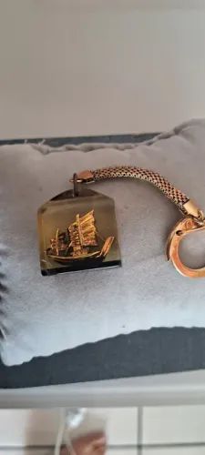 Antigo e Belíssimo Chaveiro Barco 