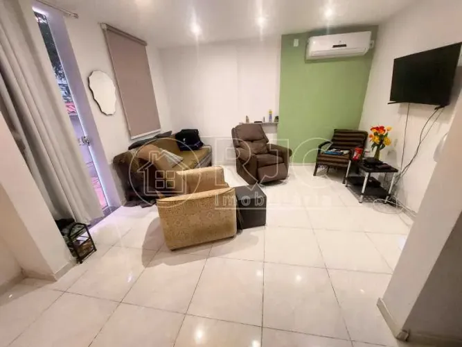 Casa para venda tem 221 metros quadrados com 3 quartos em Grajaú - Rio de Janeiro - RJ