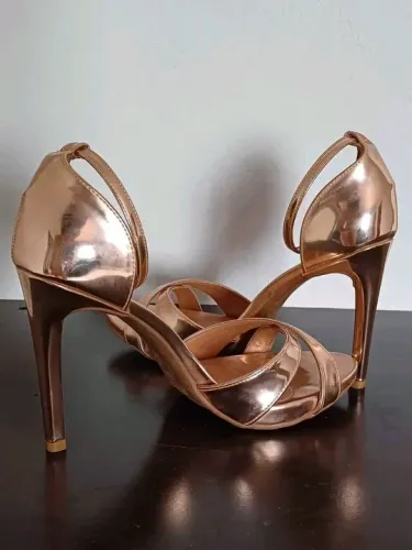 Sandália salto Vizzano perfeita 