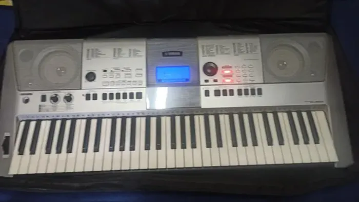 Teclado Arranjador Yamaha PSR 413...
