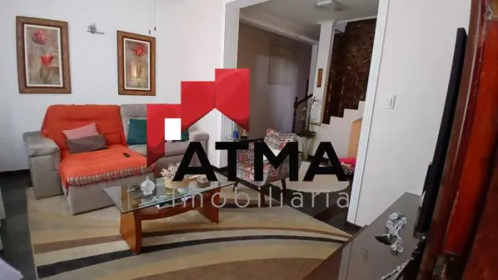 Casa de rua : Duplex / Residencial / Vaz Lobo