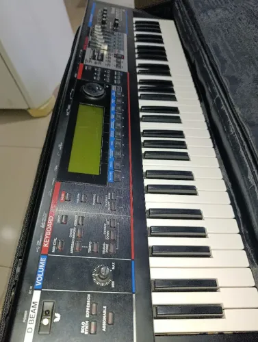 Teclado Roland Juno Gi