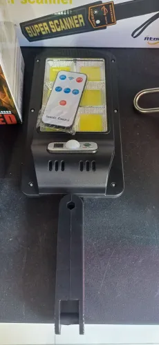 Luminária Solar com Controle Remoto