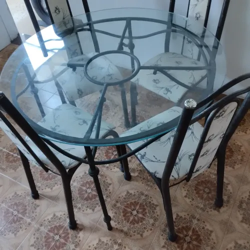 Conjunto de mesa redonda com 4 cadeiras