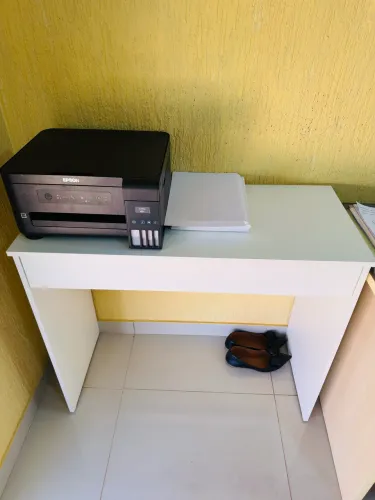 Mesas escritório com gaveta 