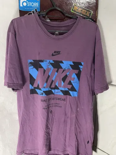 Camiseta Nike Sportswear Roxa - Original
