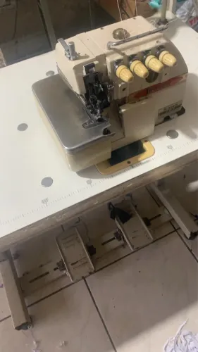 MAQUINA DE COSTURA OVERLOCK