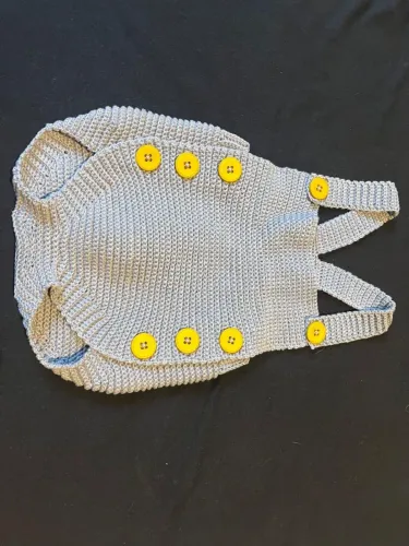 Macacão de crochê para bebê