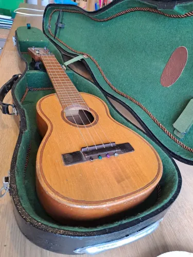 Cavaquinho Giannini antigo