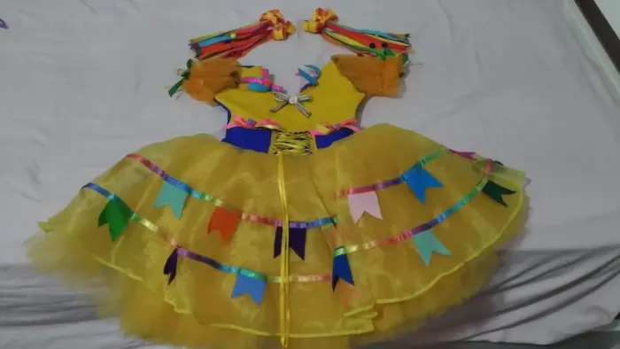 Vestido para Festa Junina - Bandeirinha Amarela - Tamanho 6